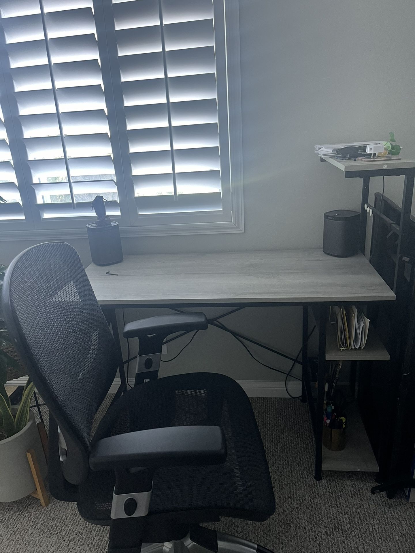 Perfect Compact Desk