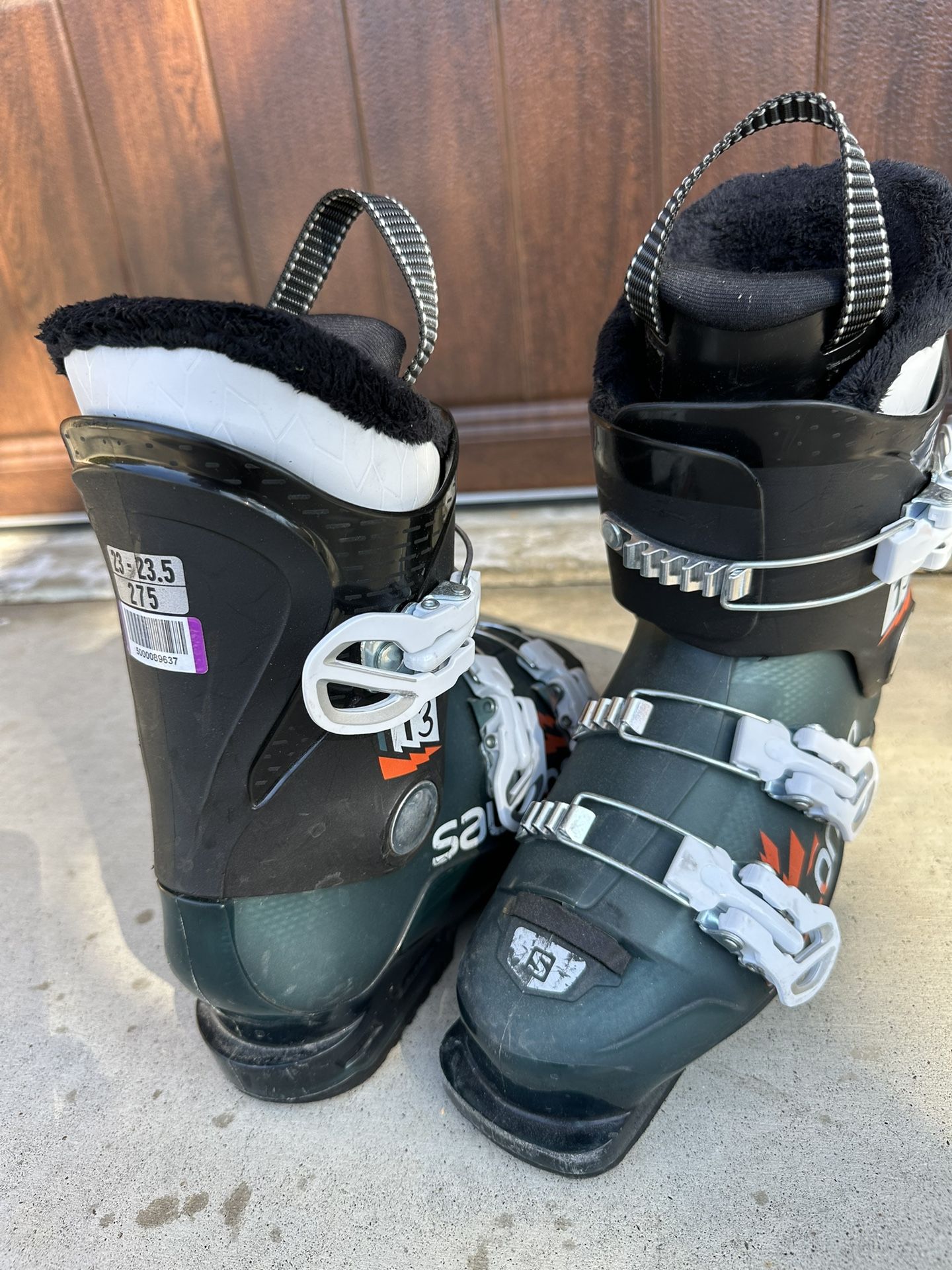 Kids Ski Boots - Salomon T3 Size 23.5