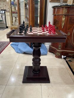 Beautiful Dark Mahogany  Wood Chess Board Game Table comes with Red and Black Chess Pieces🌷