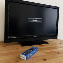Vizio Flat Screen TV – 31’