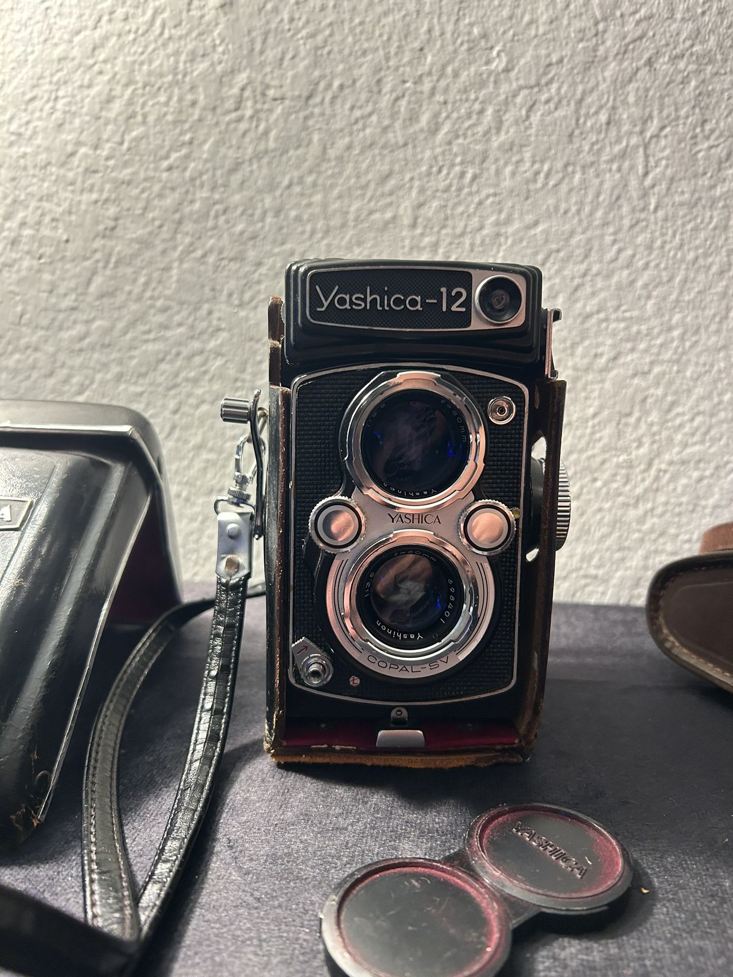 Vintage Yashica 12 80mm f/3.5 lens