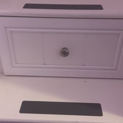 City Furniture Kids Lift White Bedroom Set With Drawers / Desk 