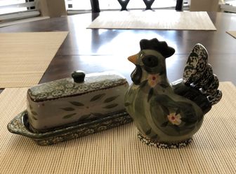 Nice Butter Dish & Matching Rooster Measuring Spoons