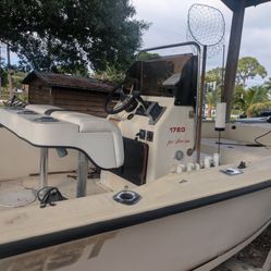1993 Key West 17'2 Sportsman