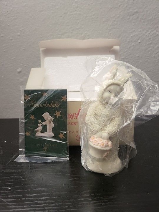 Snowbabies Dept 56 Snowbunnies "A Basket Of Cheer" Easter Figurine 2000-NIB