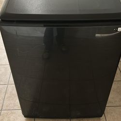 Samsung/Grey/28 Inch Wide 5.4 Cu. Ft. Top Load Washer and 27 Inch Wide 7.4 Cu. Ft. Electric Dryer