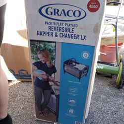 Graco Pack And Play Reversible Napper And Changing Table