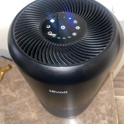 Levoit Air Purifier – HEPA Filter – Quiet & Compact (Great Condition)