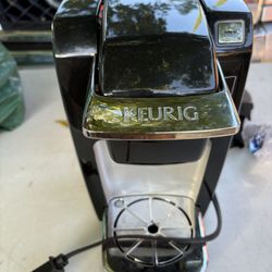 KEURIG SINGLE CUP MAKER