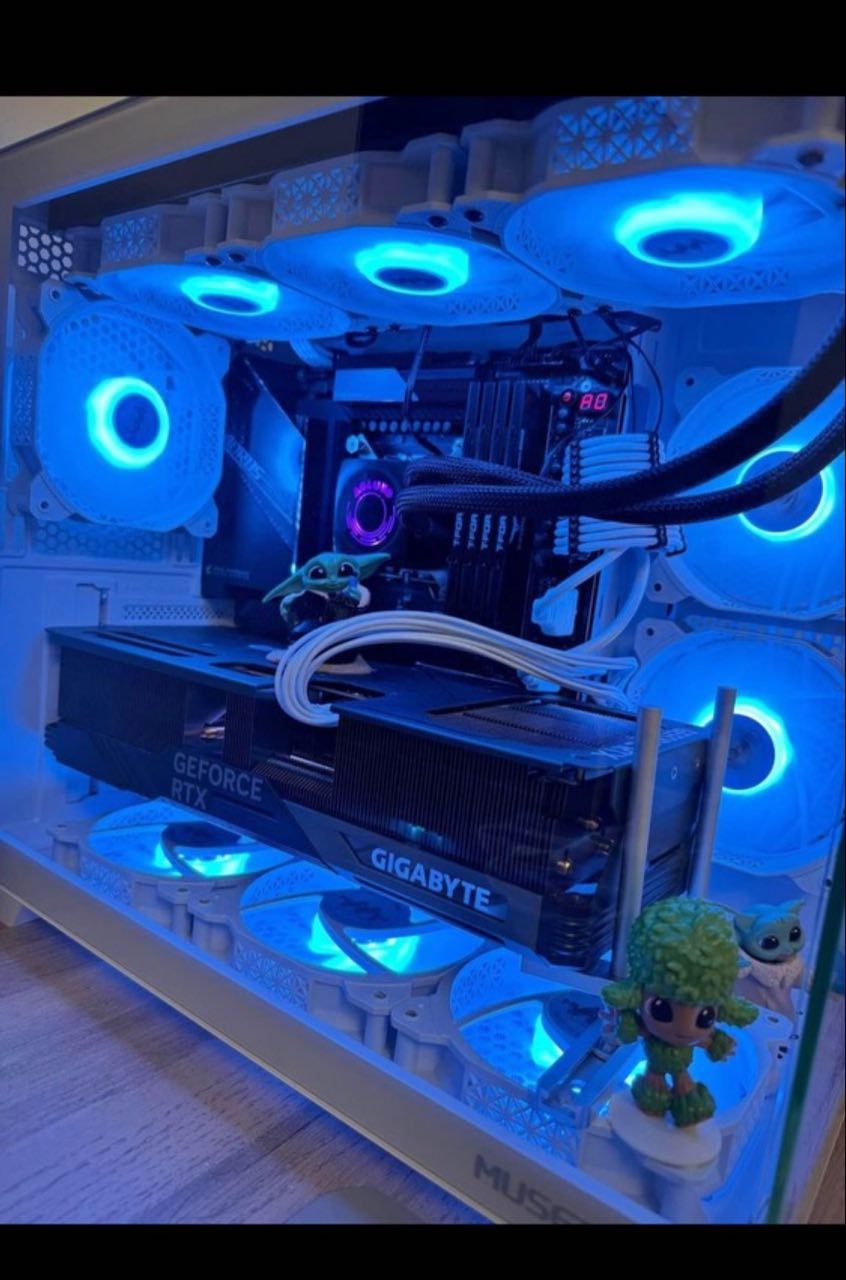 Gaming PC with RTX 4080 Super