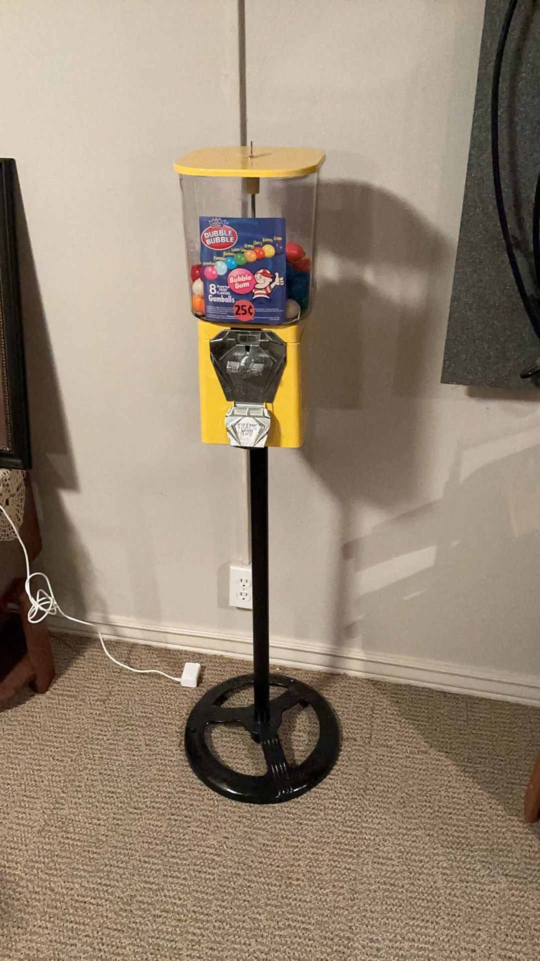 Gum ball Machine with Stand And Key