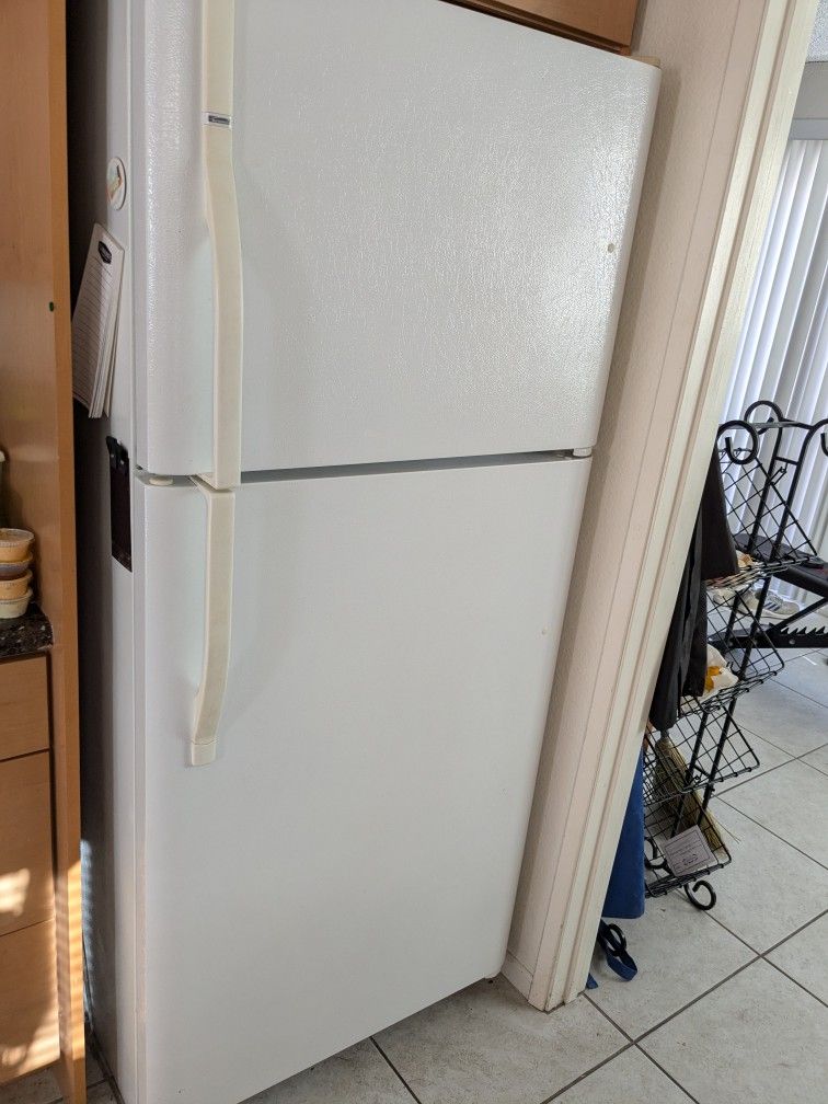 Used Sears Kenmore Refrigerator White Top Freezer 20.5cu Ft