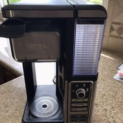 NINJA Coffee BarSingle Serve System Coffee Maker Model CF111 with Frother Attachment
