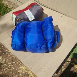 2 wenzel brand sleeping bags adult