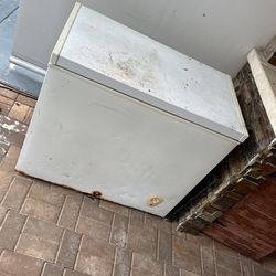 Used Storing Refrigerador !