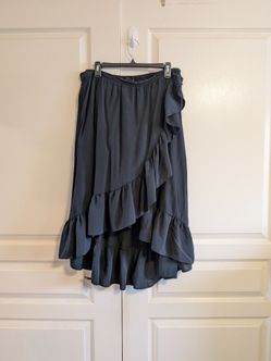 Who What Wear black ruffled skirt size XL