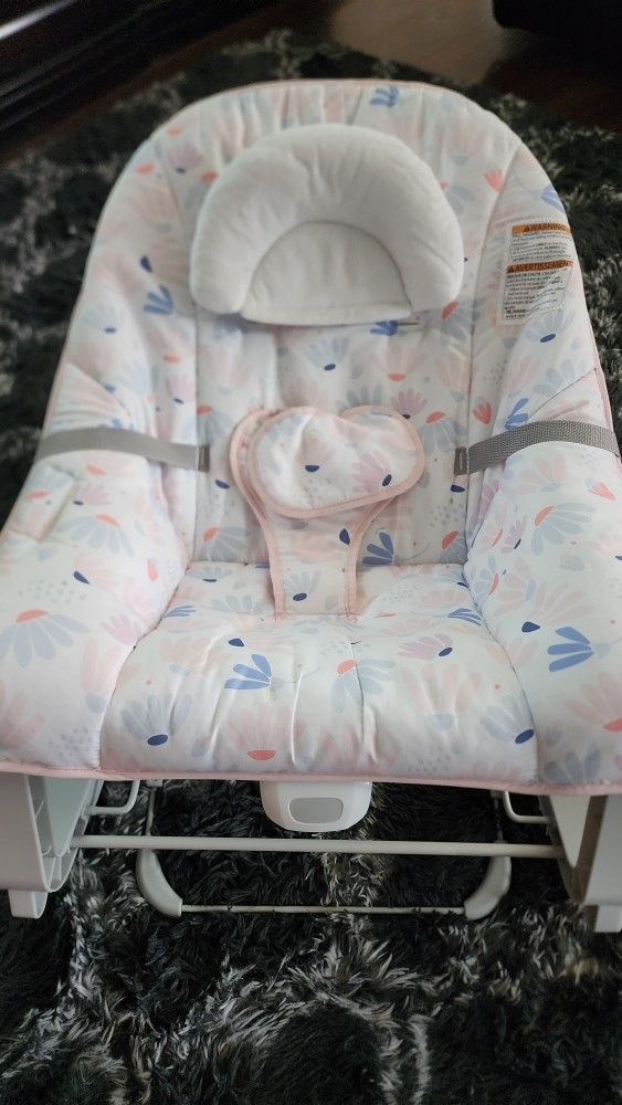 Pre-owned Adjustable Vibrating Infant Rocker