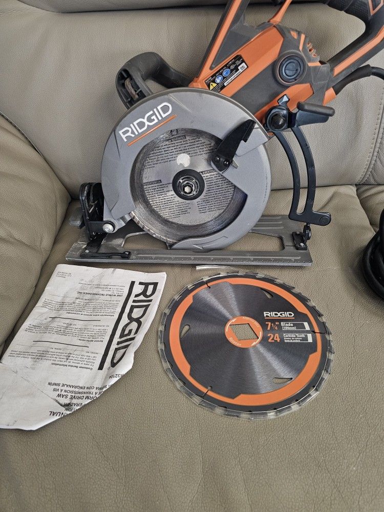 Ridgid THRUCOOL 15 Amp 7-1/4 in. Worm Drive Circular Saw