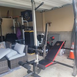 Gold Gym Weight Bench for Sale in San Antonio TX OfferUp