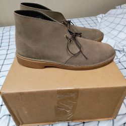 New Authentic Clarks Dessert Size 9