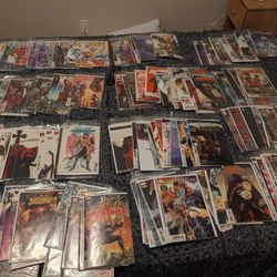 Hundreds Of Comics. Marvel