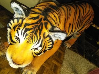 Large life like Tiger Statue