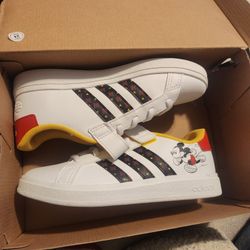 Adidas Disney Mickey Mouse Size 3