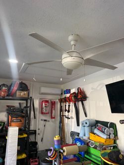 5 ceilings fans $200 for all