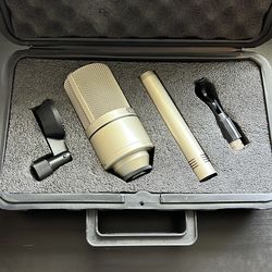 MXL 990 & 991 microphones with case