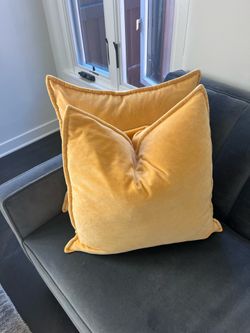 8 World Market Yellow Throw pillow