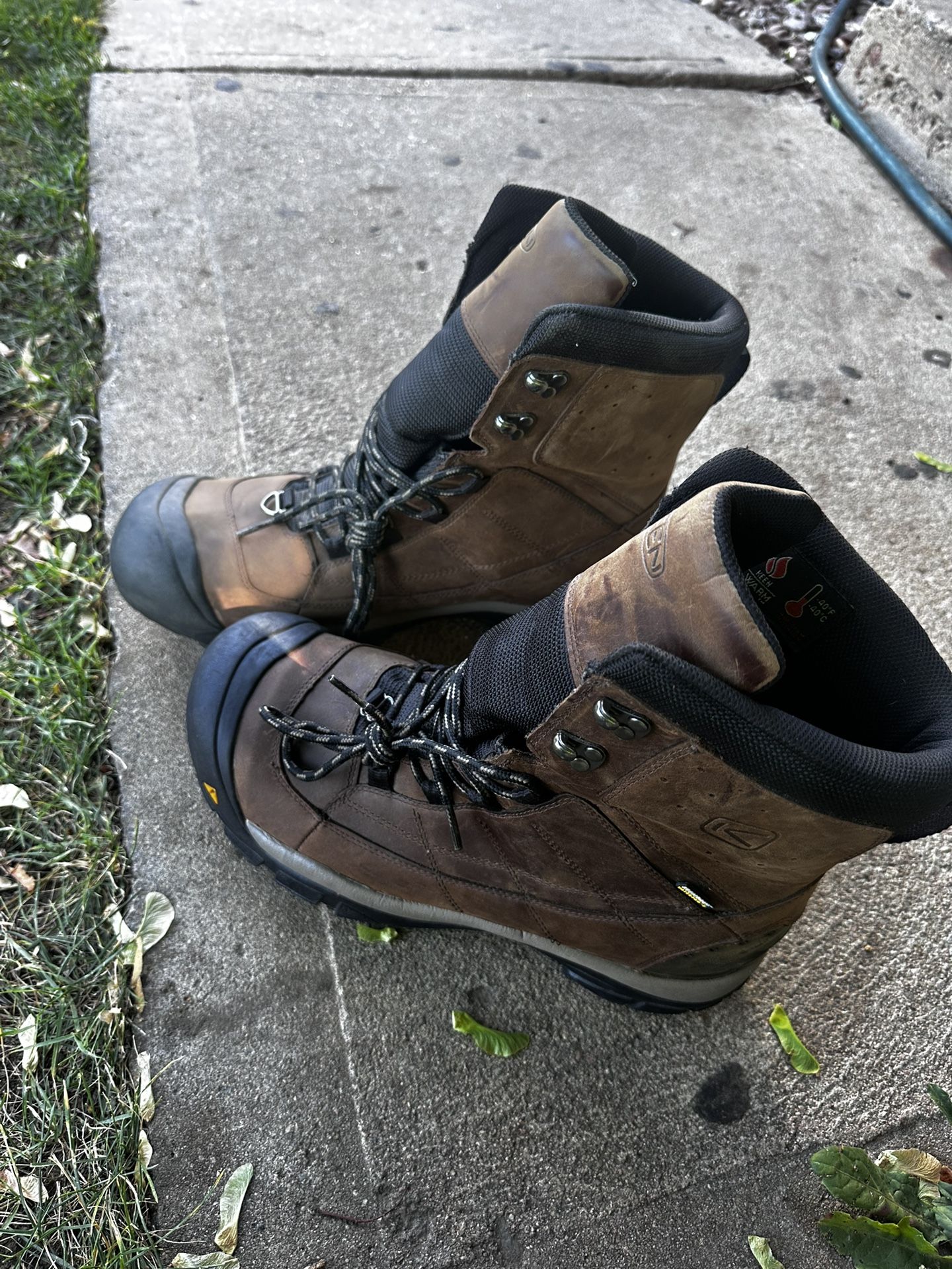 Keen  Shoes Size 13