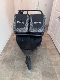 BOB Gear Revolution Flex 3.0 Duallie Jogging Stroller, Graphite Black