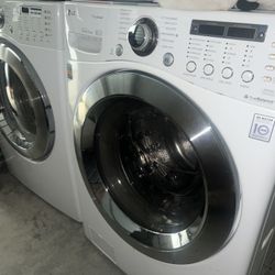 LG front load Washer And Dryer Set 