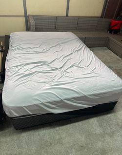 Full Mattress & And Spring Box 