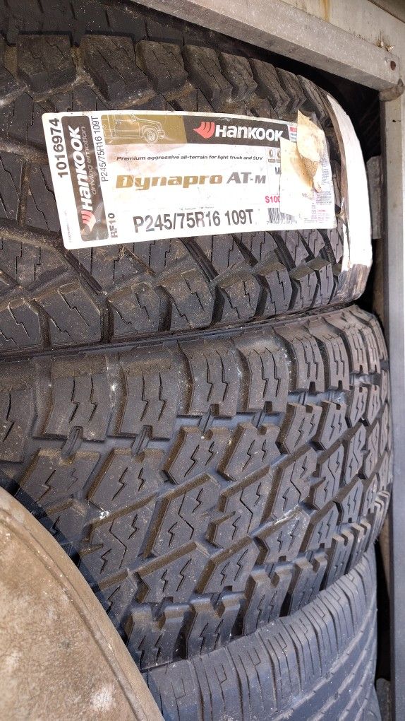 Hankook Dynapro A/T-M P245/75R16 Tires
