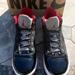 Nike Jordans Max Aura 2 High Top Sneaker Big Kid