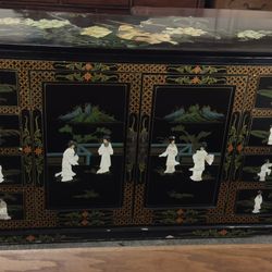 STUNNING VINTAGE ASIAN CABINET – MOTHER OF PEARL INLAY / DRESSER