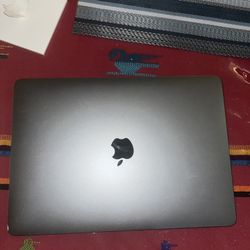 BROKEN MACBOOK