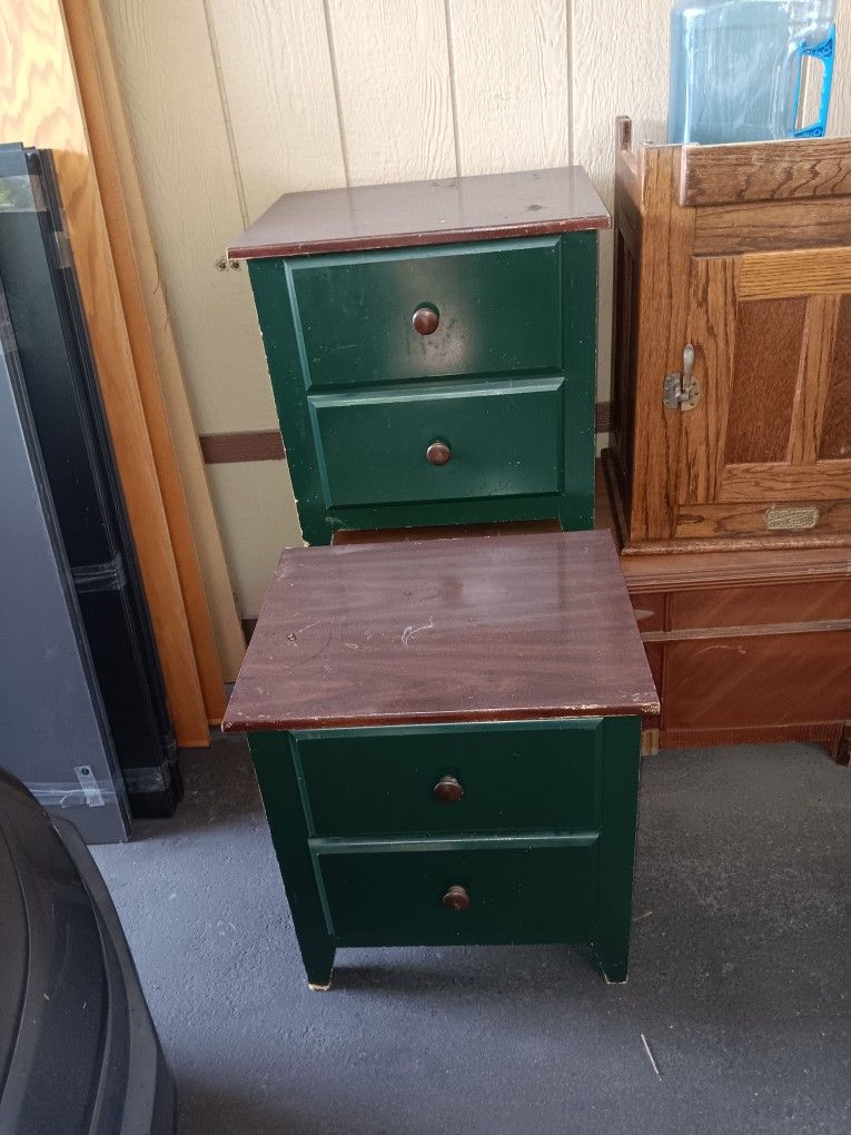 2 End Tables