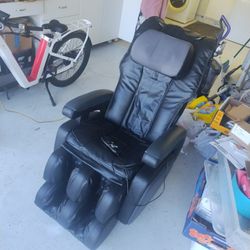 Cozzia Massage Chair 