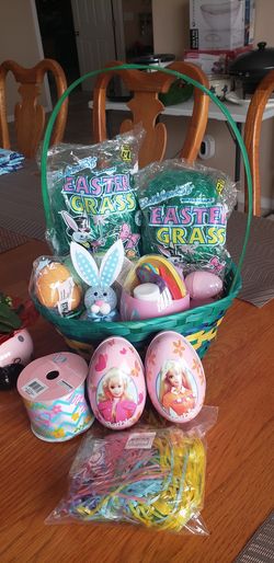 Easter items! Everything in the pics are all included!