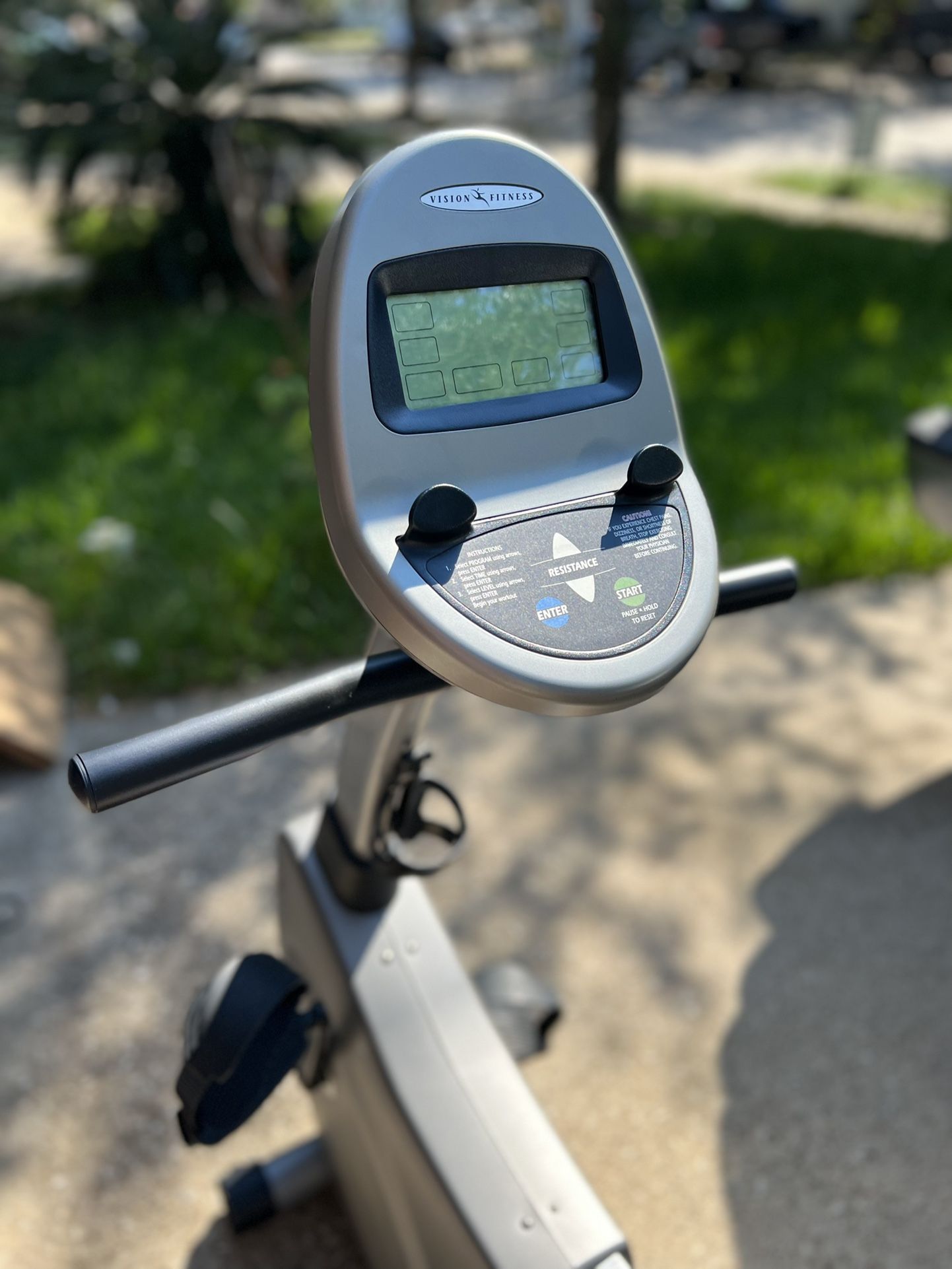 Vision Fitness Semi Recumbent Bike R1500 for Sale in Houston TX