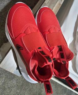 NIKE FLEX  SIZE 6- NEW
