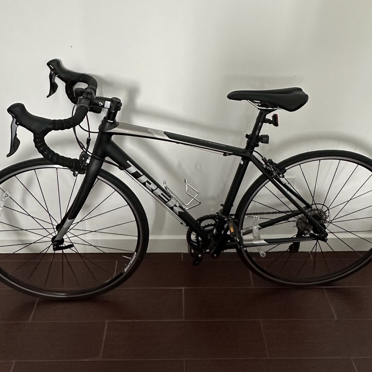 Trek Domane AL 2 - Like New - 52cm - 2018 - Black and Bontrager
