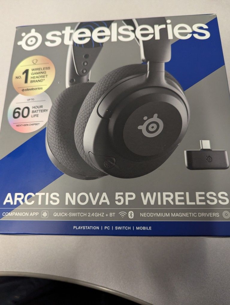 SteelSeries Arctis Nova 5P Wireless Gaming Headset — PS5, PS4, PC, Nintendo Switch, Mobile - Black