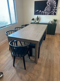 Dining table (solid wood)