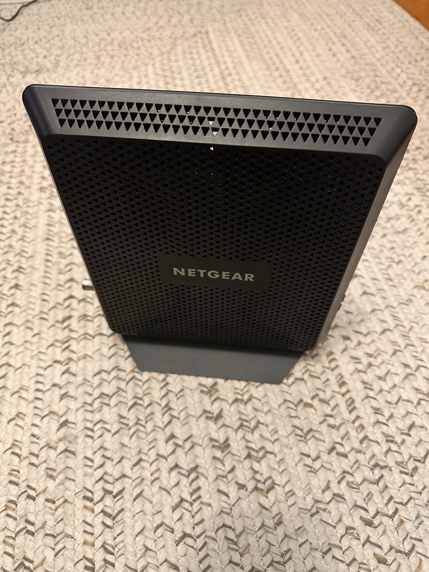 Netgear C7000v2 Modem Router