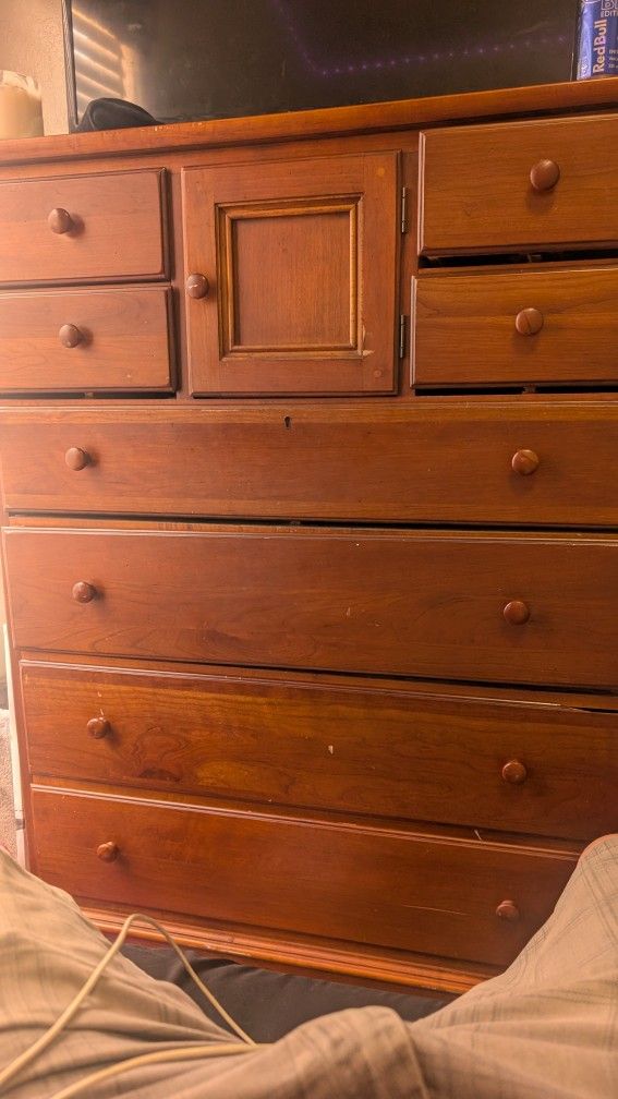 11 Drawer Dresser
