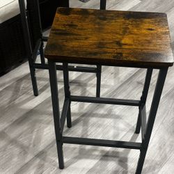 2 Bar Stools