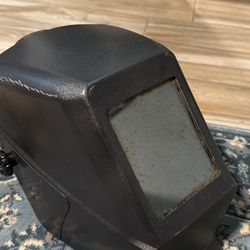 Welding helmet